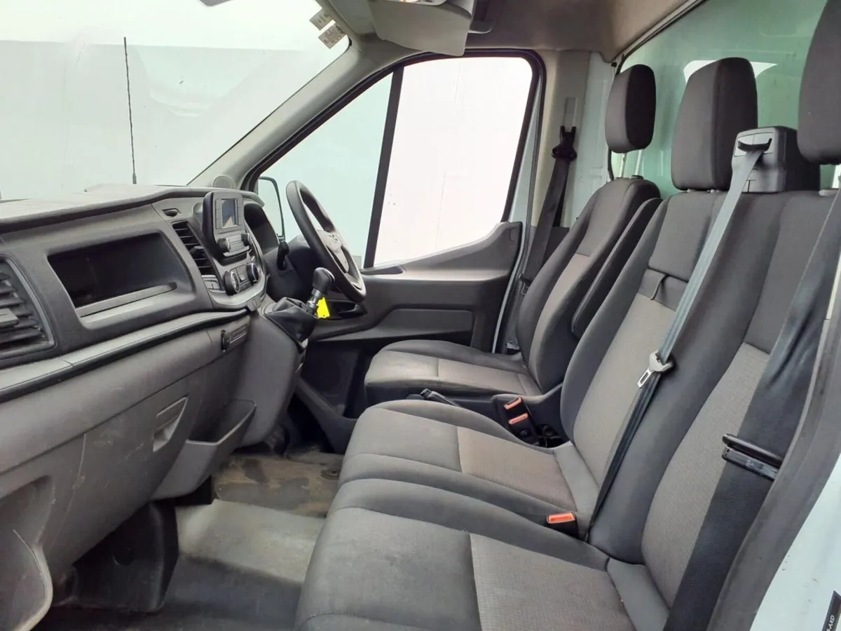 2022 Ford Transit Luton Box Van - Image 4
