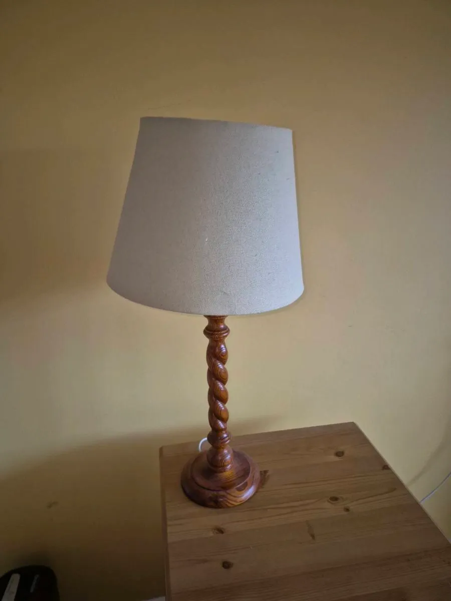 Table lamp