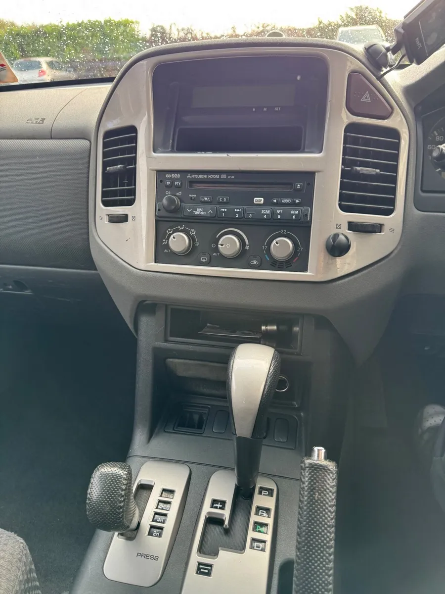 Mitsubishi Pajero 2006 - Image 2