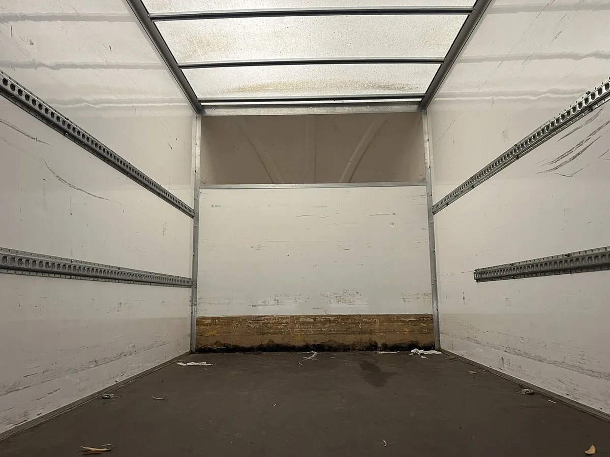 2023 Mercedes-Benz Sprinter Luton Box Van - Image 2