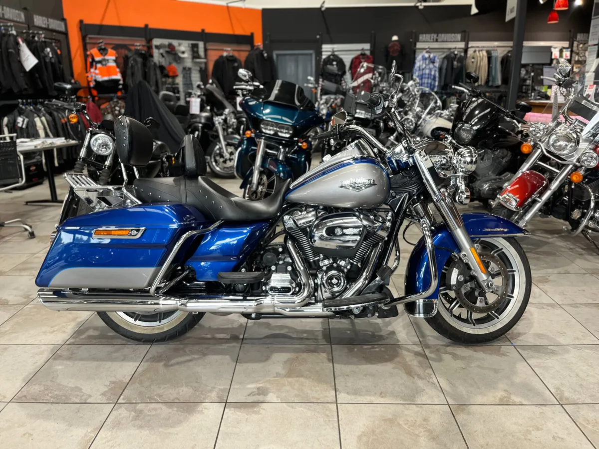 HARLEY-DAVIDSON ROAD KING CLASSIC - Image 1