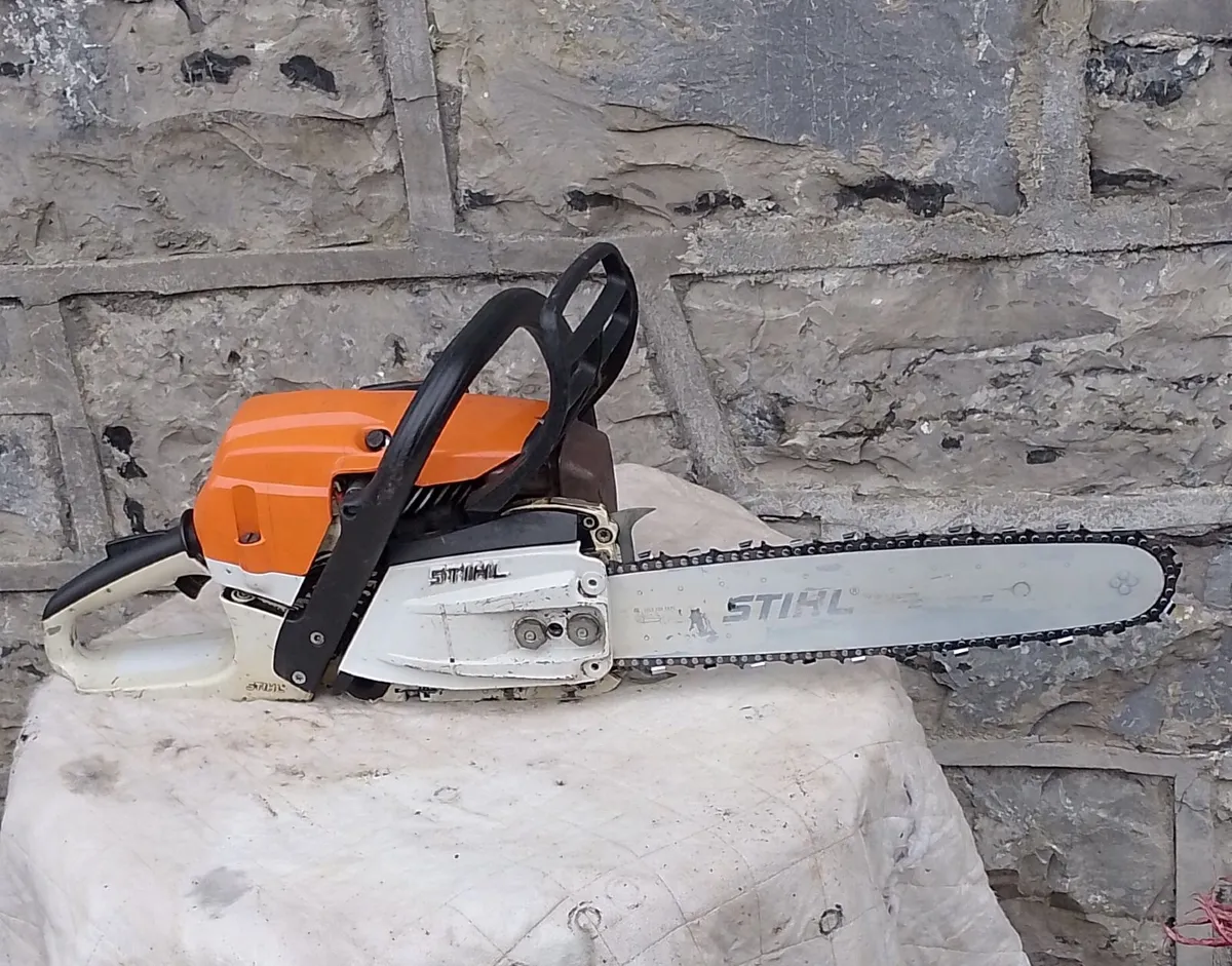 Stihl MS261C professional chainsaw - Image 2