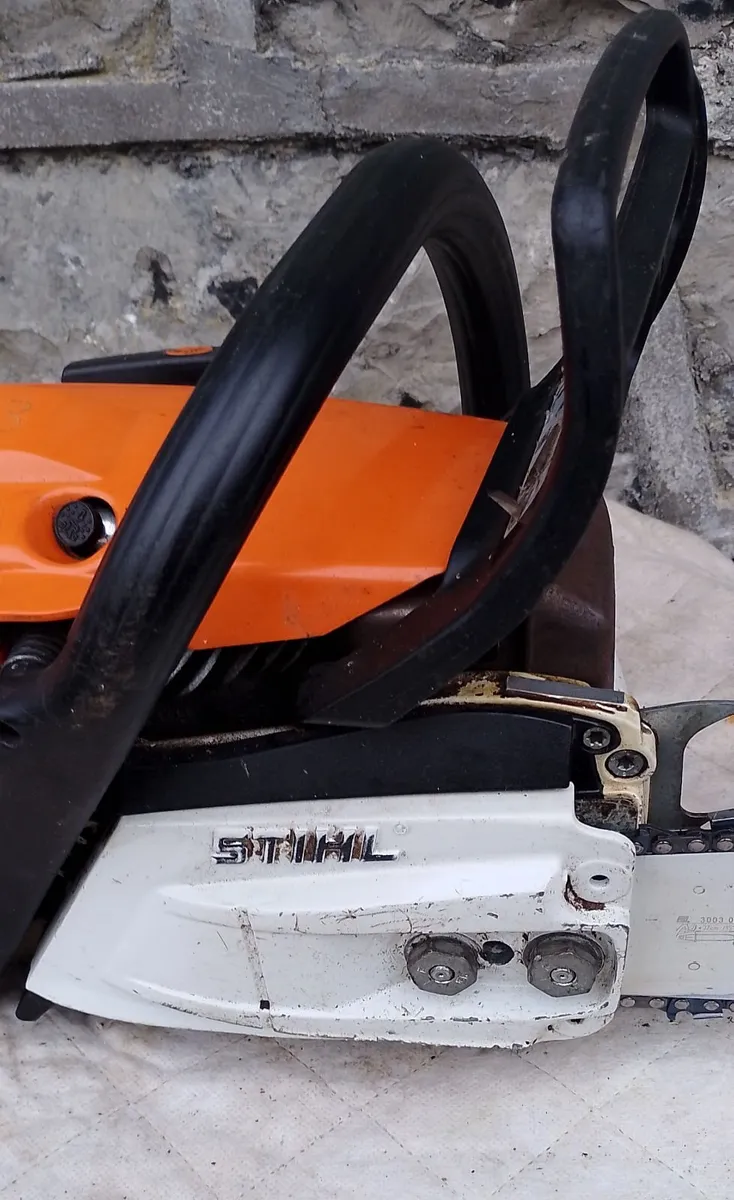 Stihl MS261C professional chainsaw - Image 3