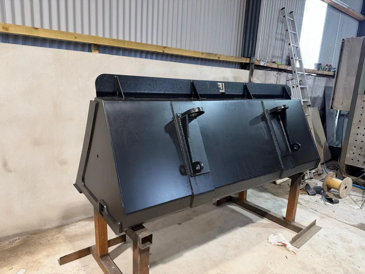 LF HD Premium Telehandler Bucket. Any Bracket. - Image 3