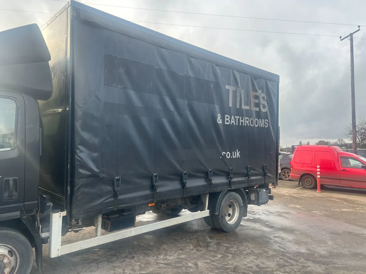 Curtinsider body  C/W Dhollandia Tail Lift - Image 4