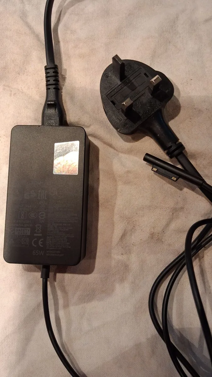Microsoft Surface Pro Laptop 65W Power Supply - Image 4