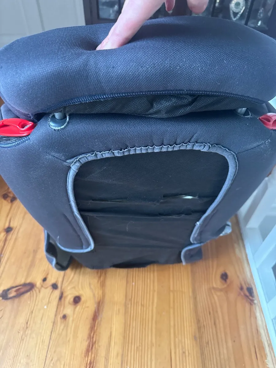 High back car seat (memory foam) Renolux brand - Image 3