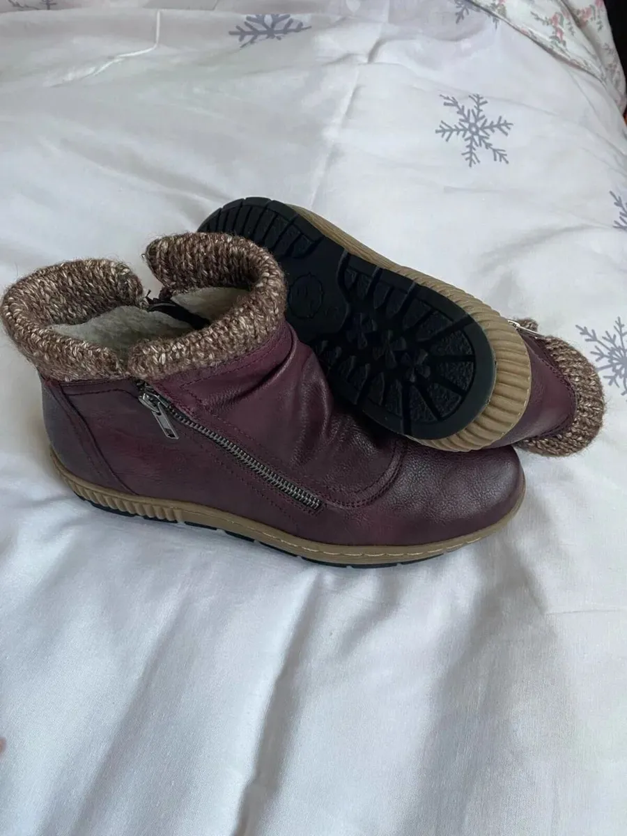 BRAND NEW Pavers Ankle Boots, Size 40, Burgundy - Image 3