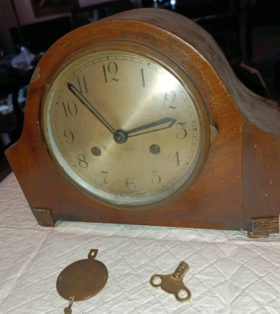Old mantle clock - Image 1