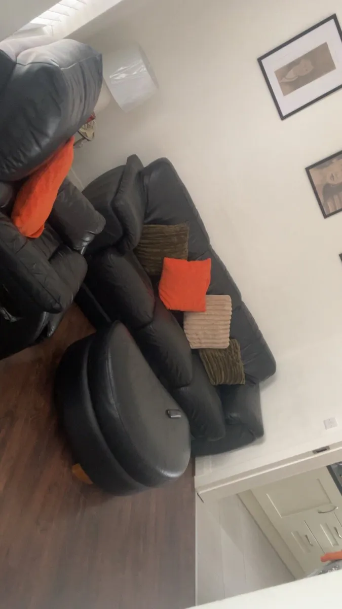 Couches - Image 2