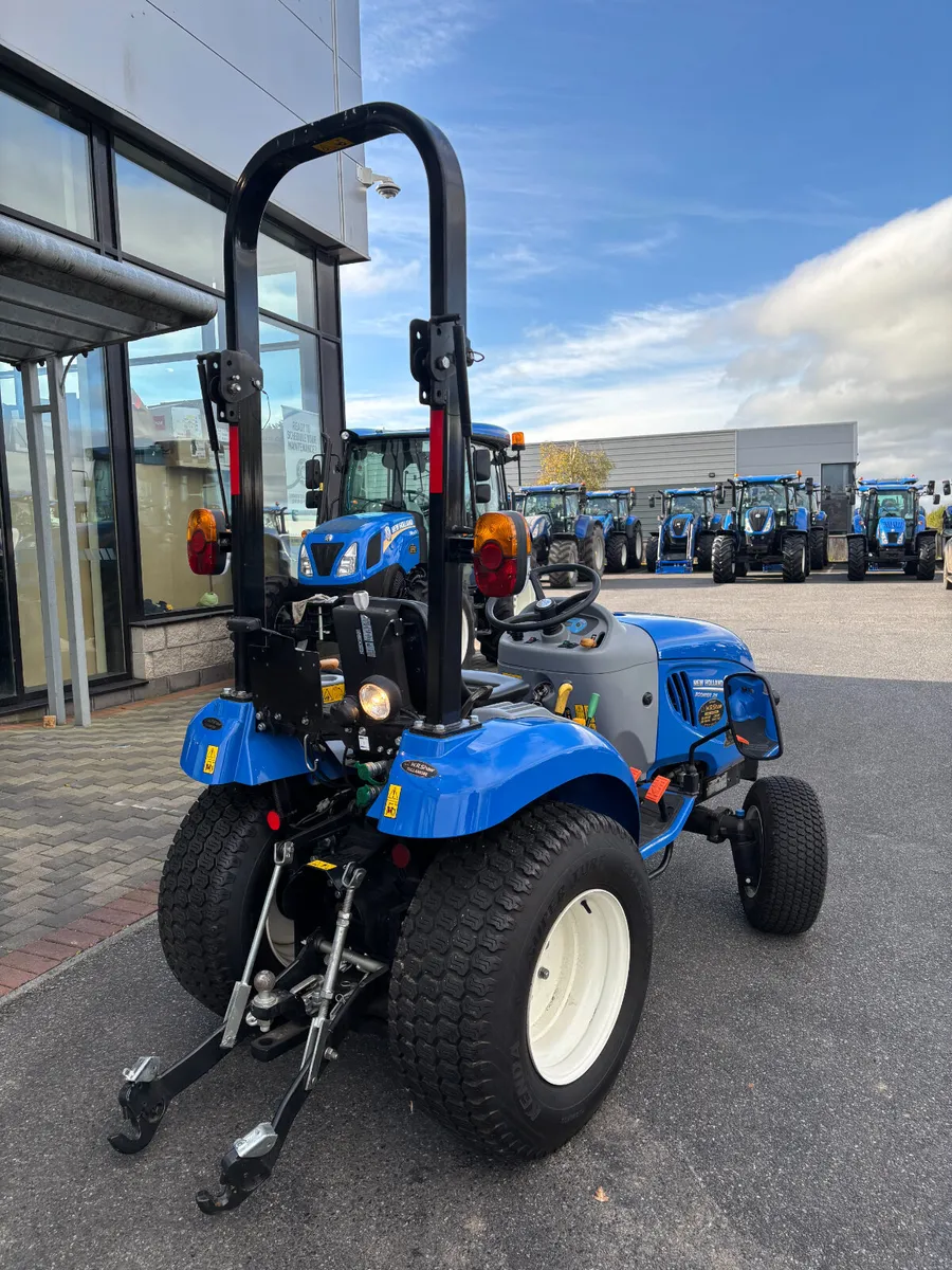 New Holland Boomer 25-136hrs - Image 4