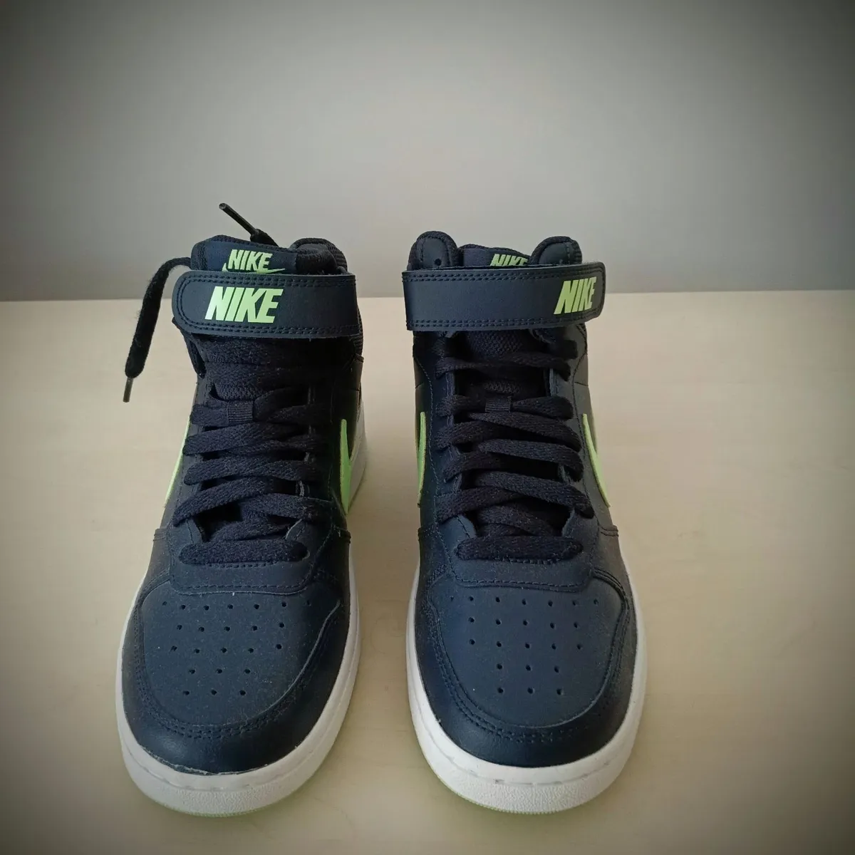 Nike Court Borough Mid 2-UK5 - Image 1