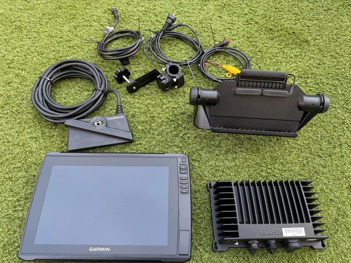 Garmin LiveScope Plus LVS34 and ECHOMAP Ultra 122 - Image 1