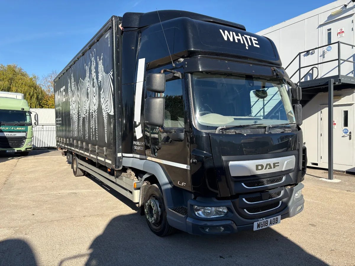 12T DAF LF230 CURTAINSIDE 25FT BODY DOUBLE SLEEPER - Image 1