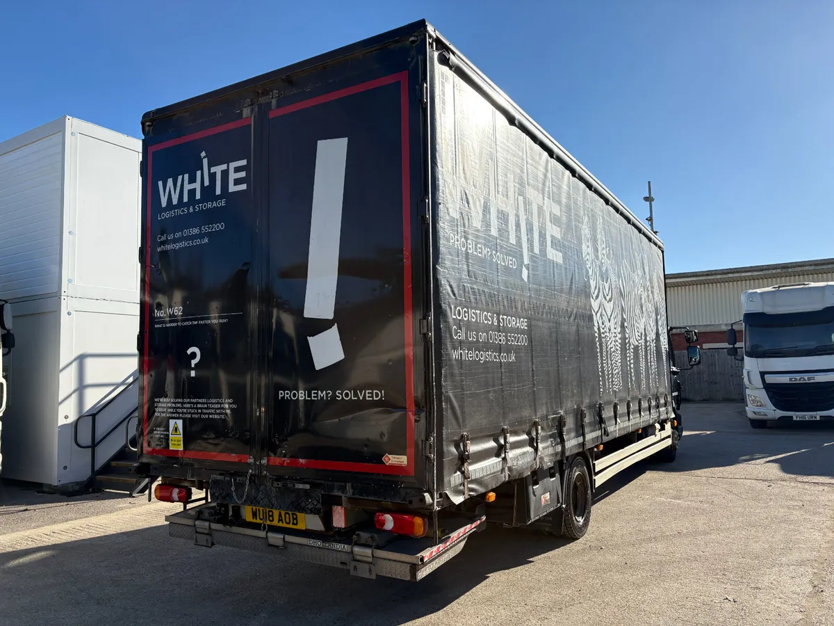 12T DAF LF230 CURTAINSIDE 25FT BODY DOUBLE SLEEPER - Image 4