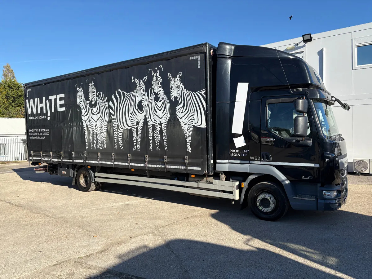 12T DAF LF230 CURTAINSIDE 25FT BODY DOUBLE SLEEPER - Image 3