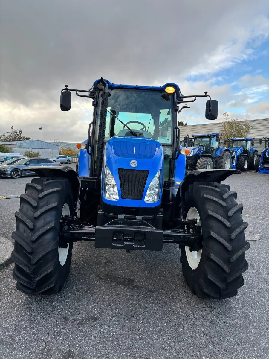 New Holland TD5.105-4694hrs - Image 2