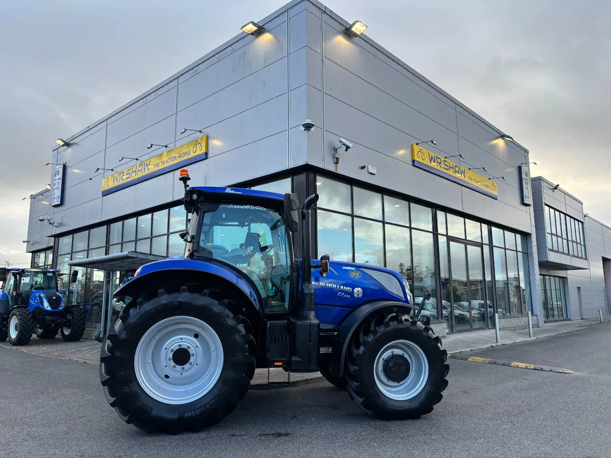 New Holland T7.225 Blue Power-1347hrs - Image 3