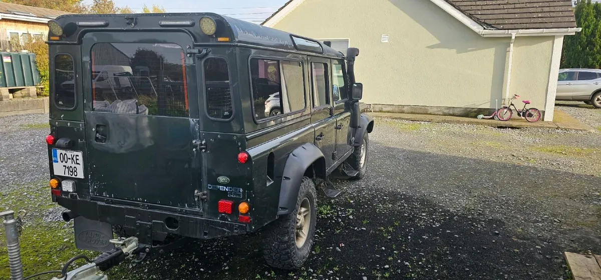 Jeep and trailer - Image 3