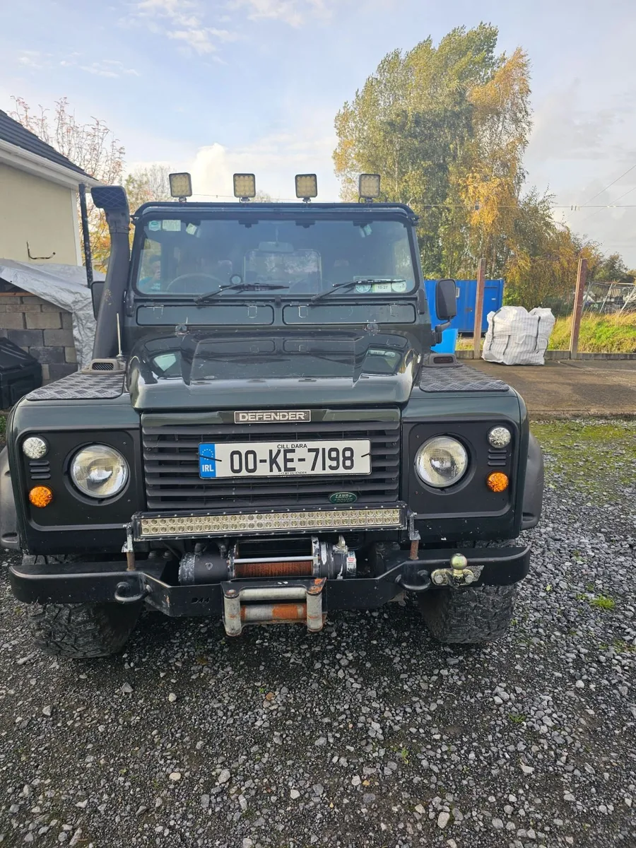 Jeep and trailer - Image 1
