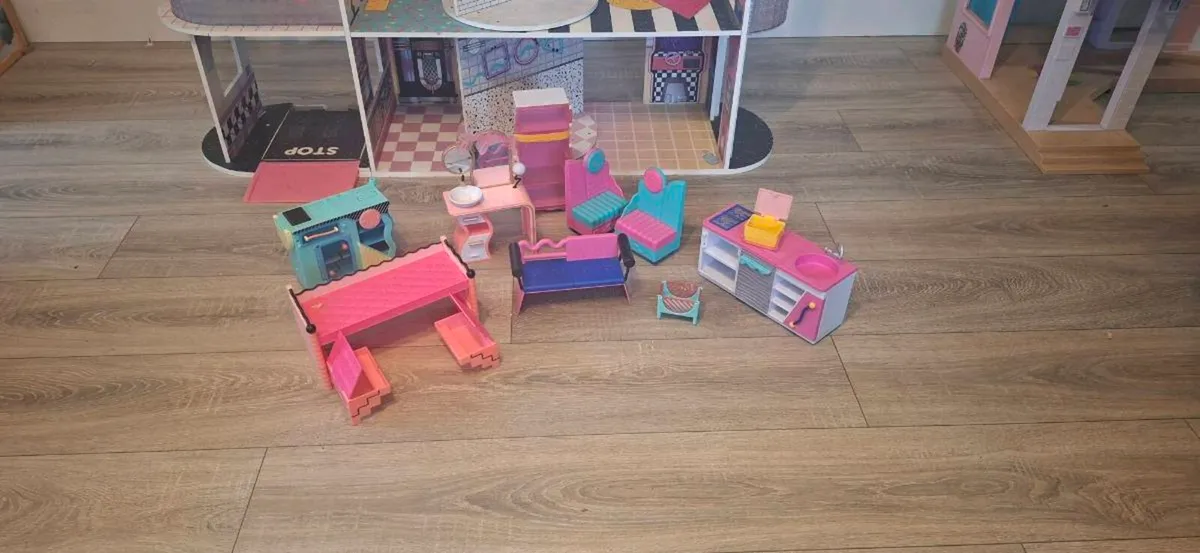 LOL doll house - Image 1