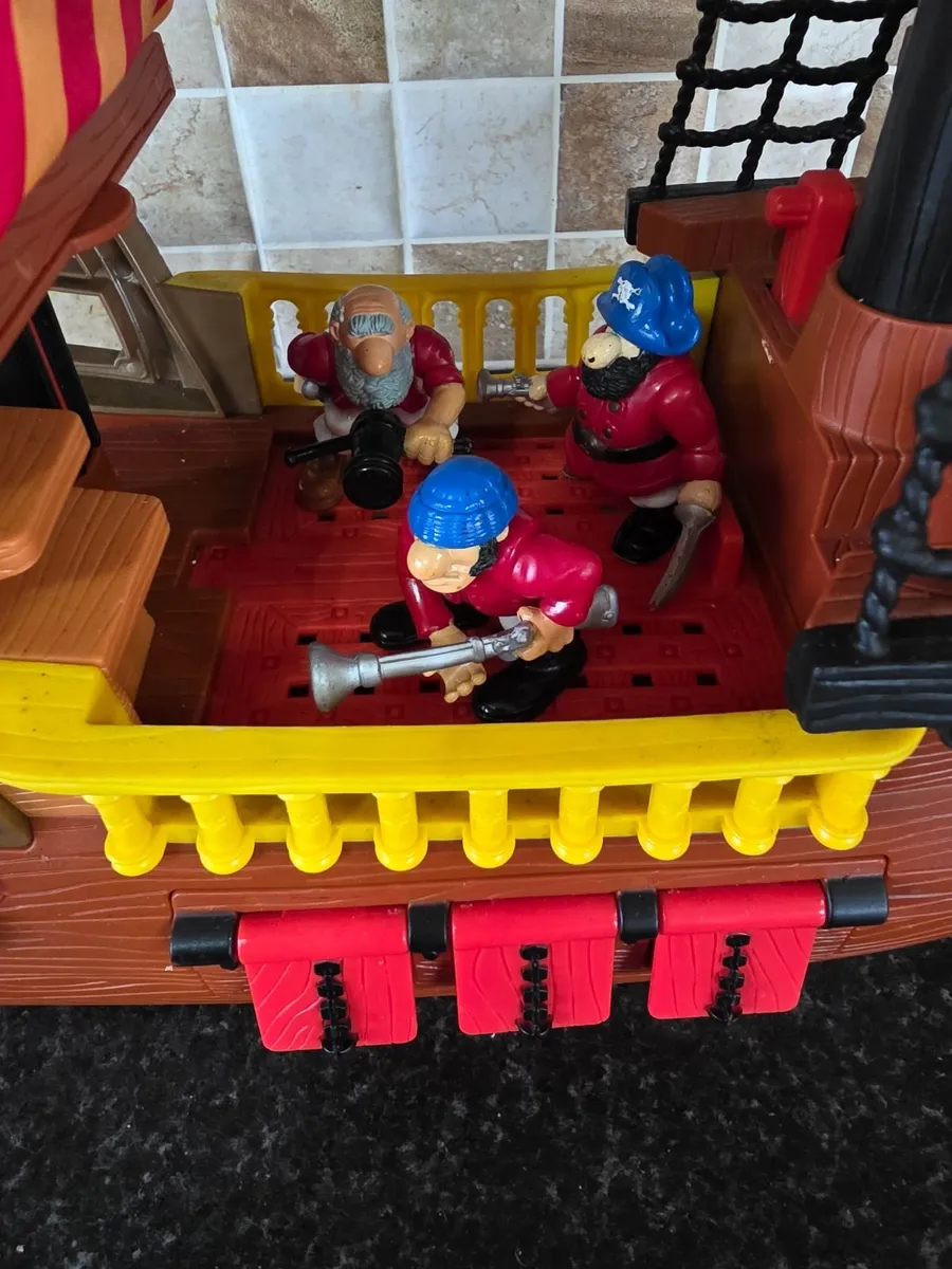 Fisher price pirate boat - Image 3