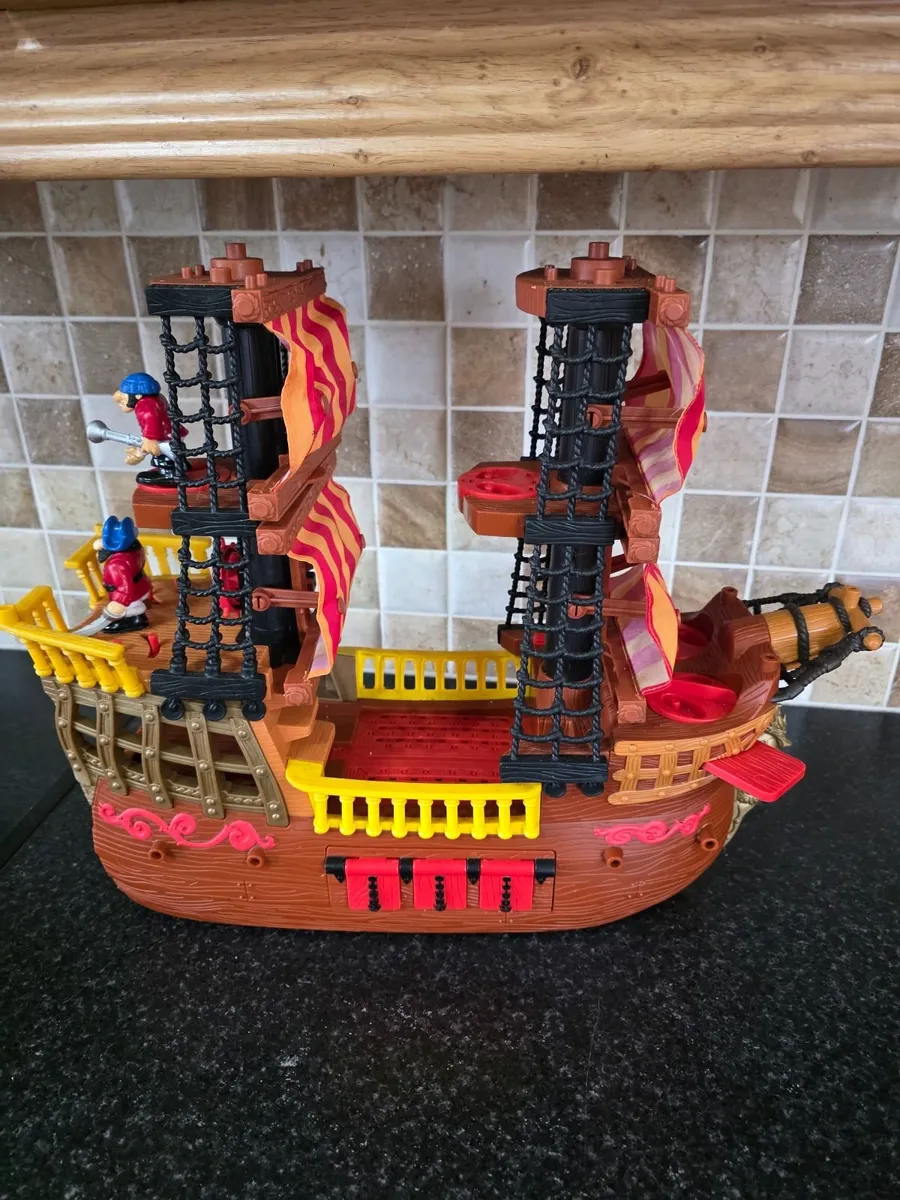 Fisher price pirate boat - Image 1