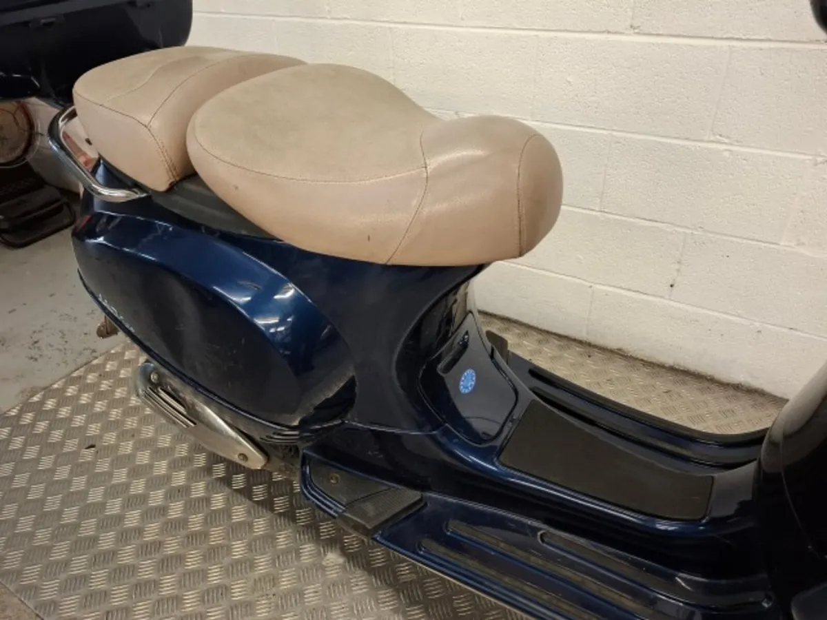 Vespa LVX 125  2012 - Image 4