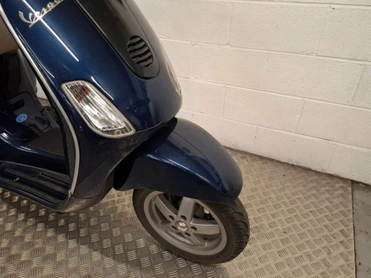 Vespa LVX 125  2012 - Image 3