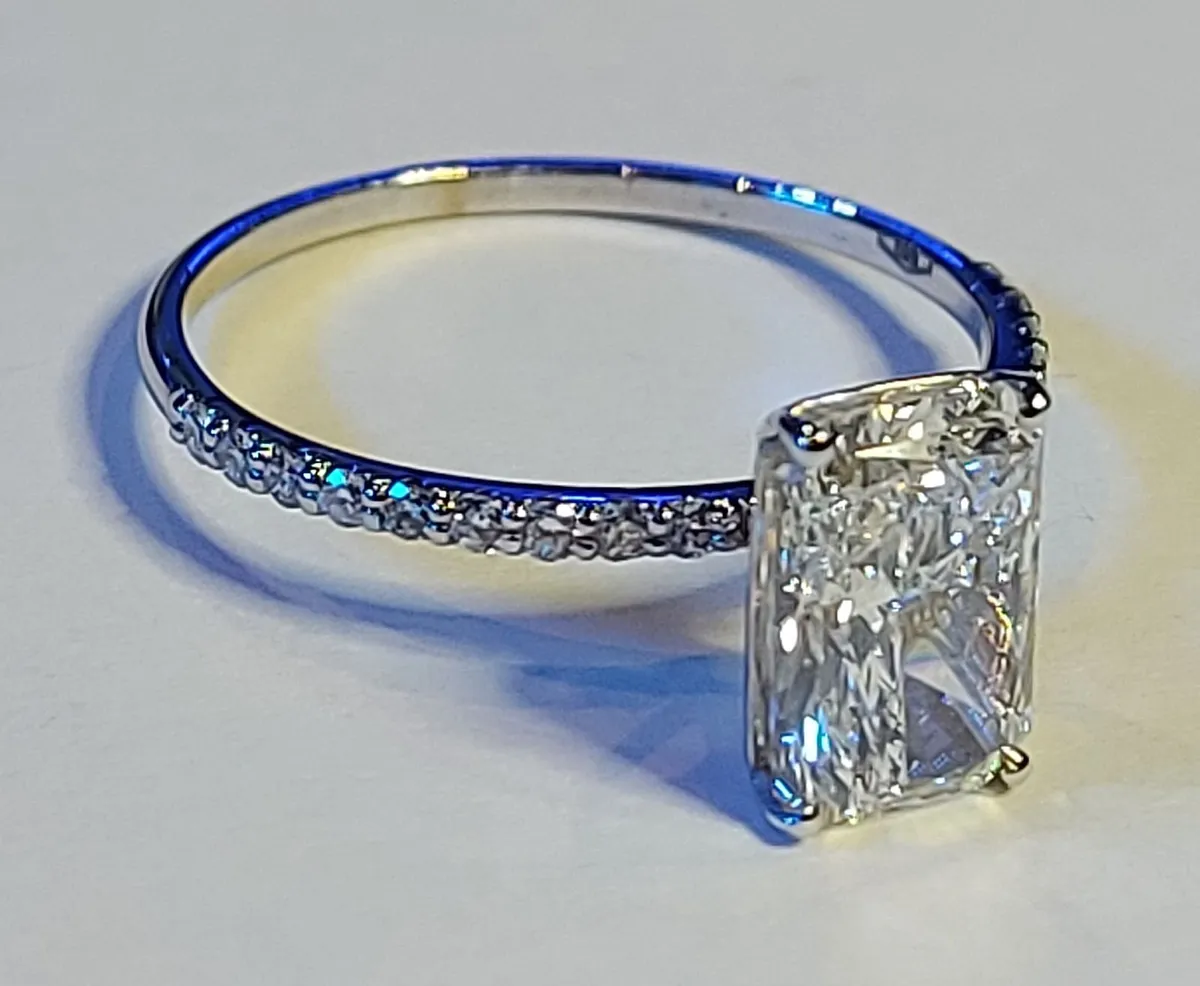 14k Gold ring with 2.09 ct Lab-Grown Diamonds IGI - Image 3