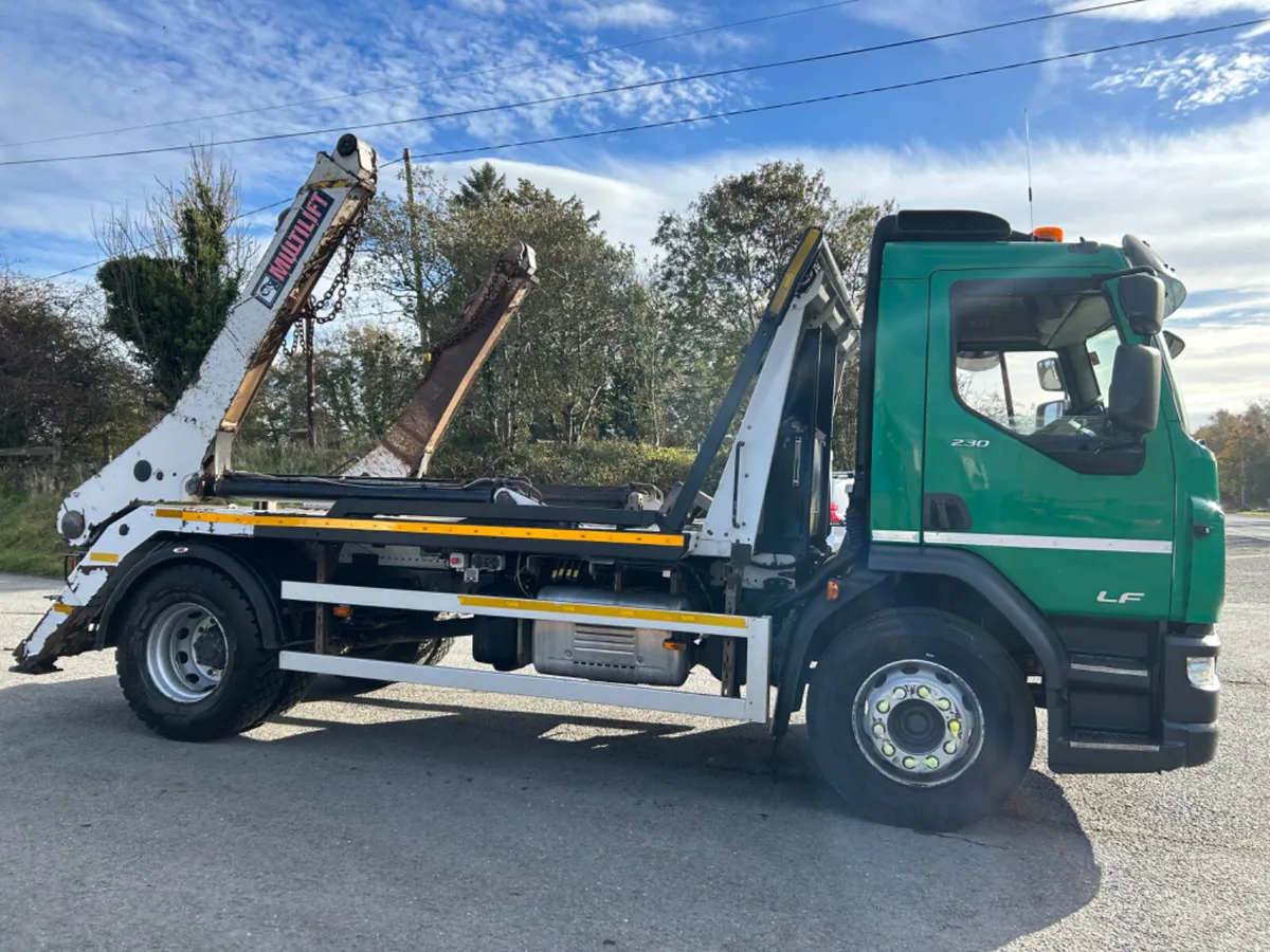 2021 Daf lf 230 18 ton skip loader with cover - Image 4