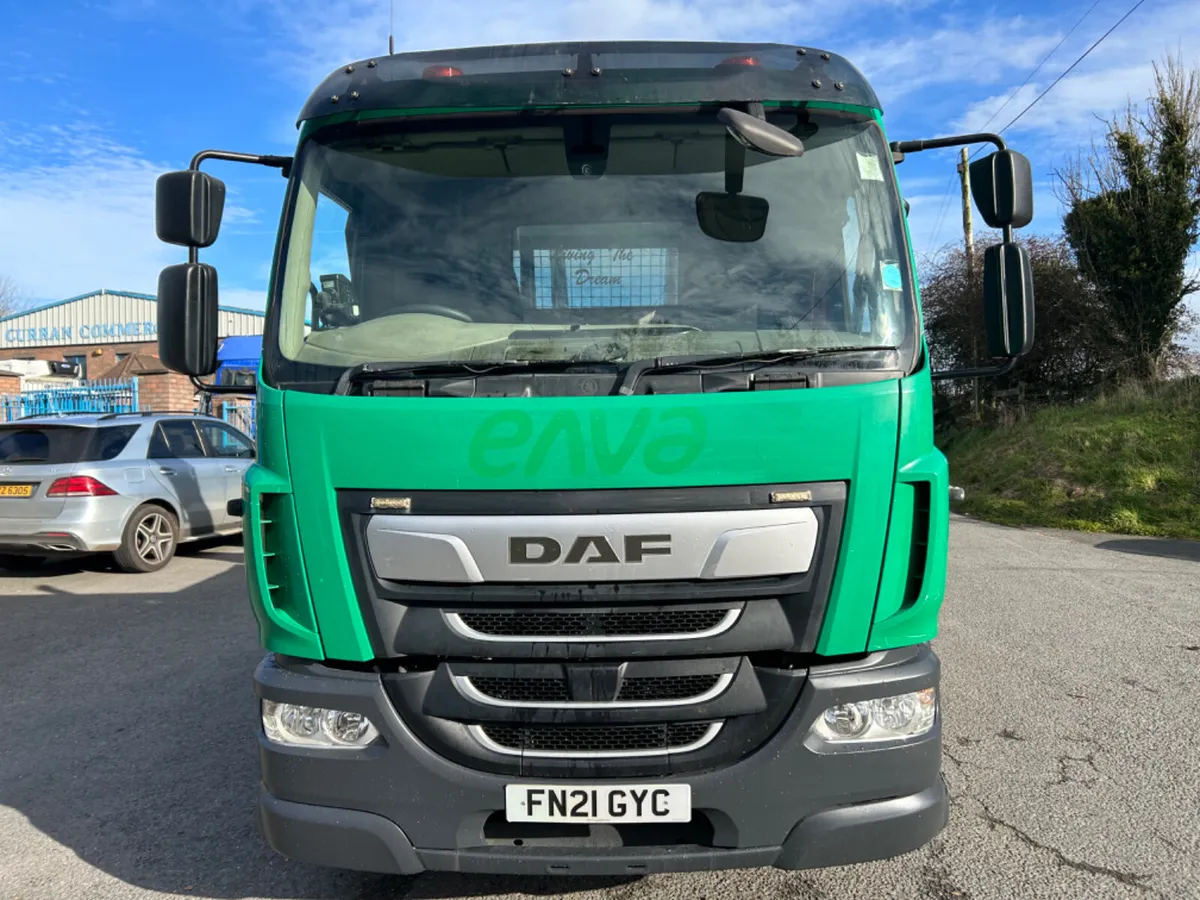 2021 Daf lf 230 18 ton skip loader with cover - Image 2