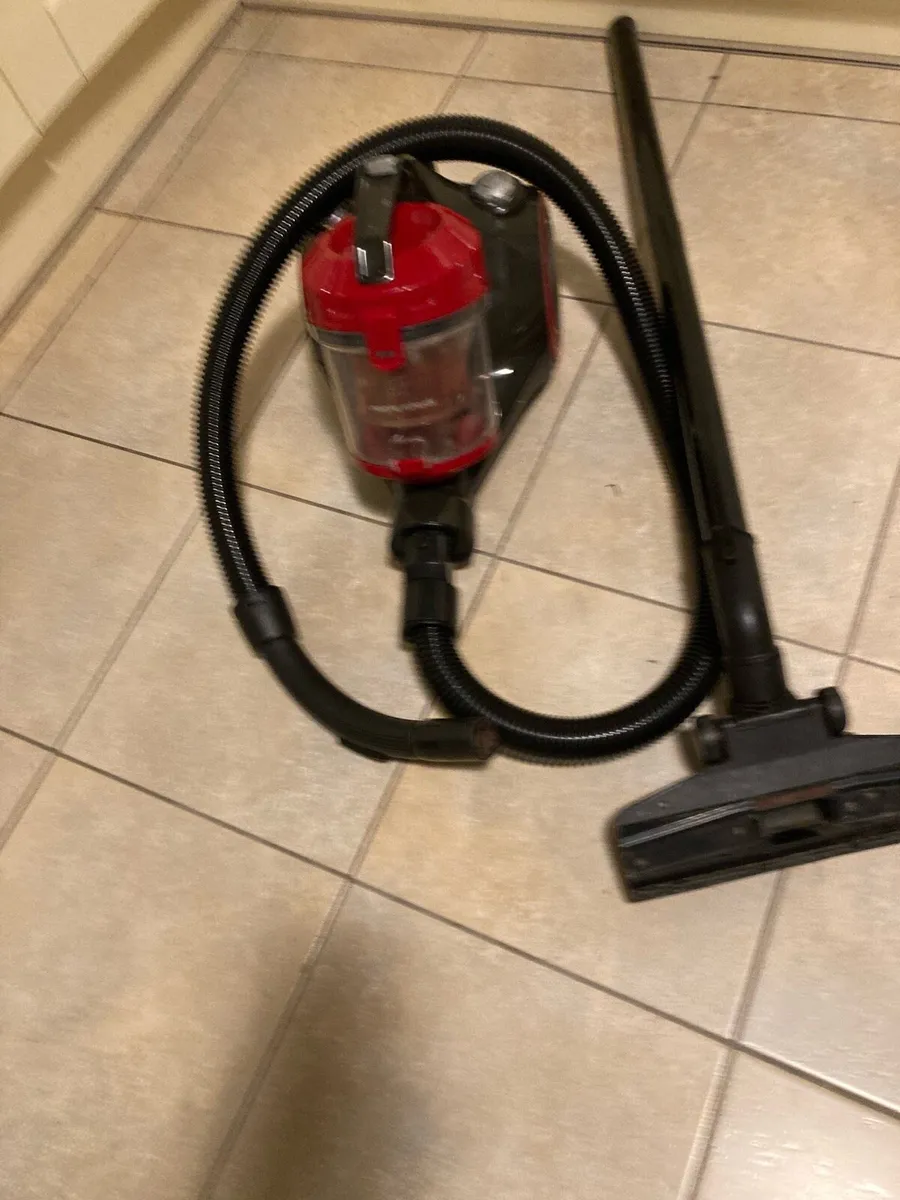 Morphy& Richard’s bagless vaccum cleaner