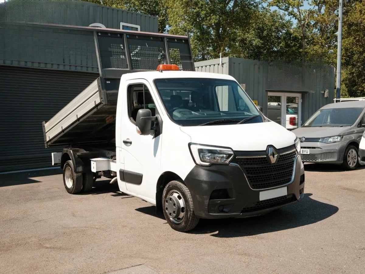 2021 Renault Master Tipper Van - Image 1