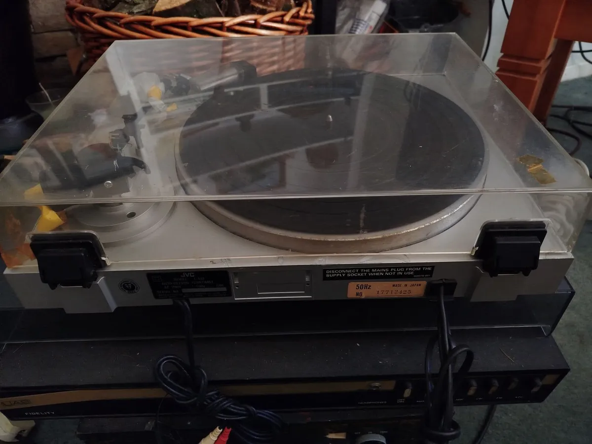 JVC record turntable - Image 2