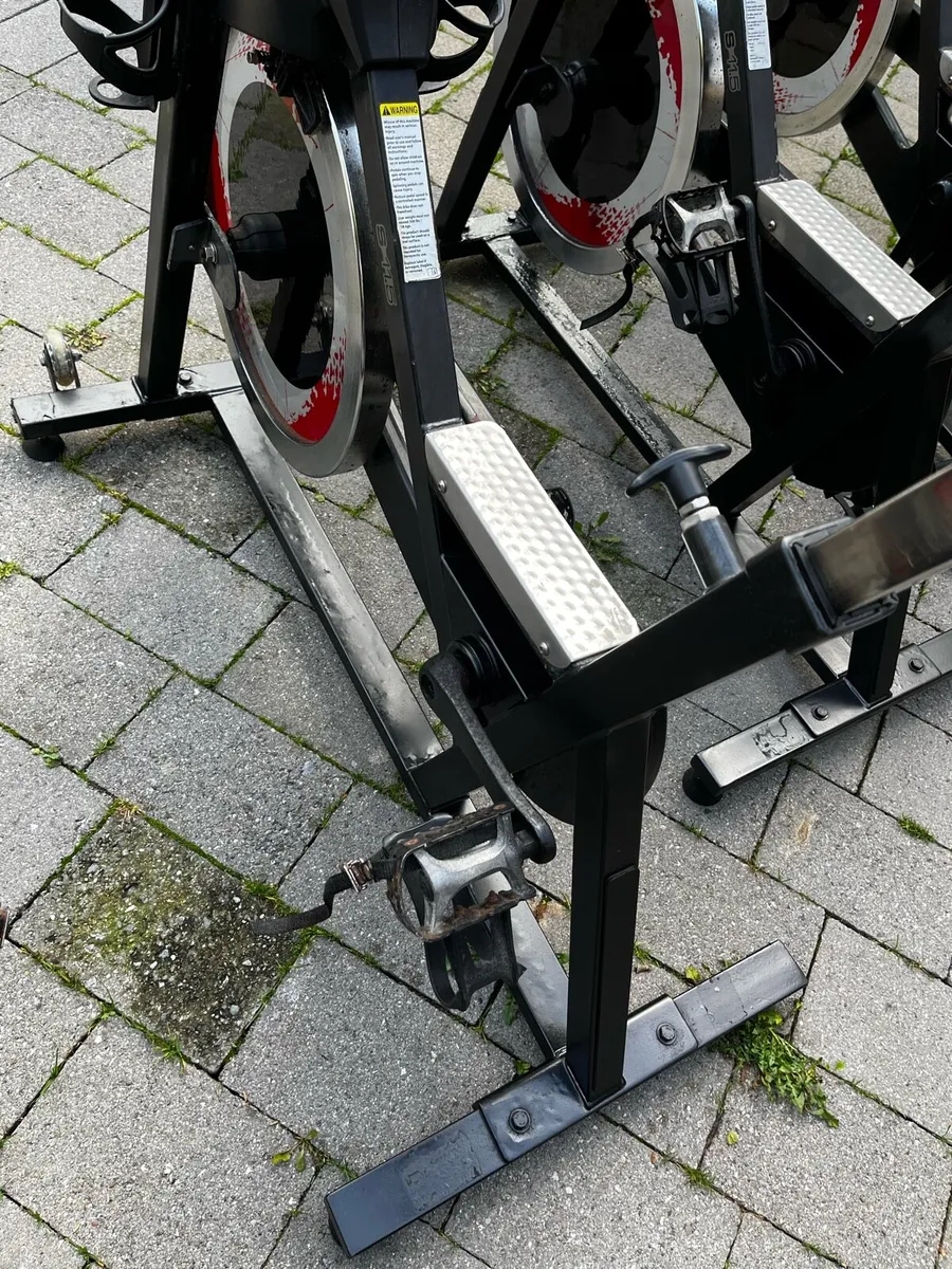 8 commercial spin bikes - Image 4