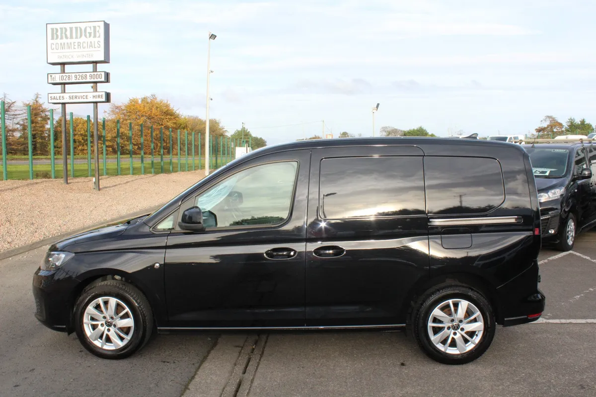 2023 Volkswagen Caddy Commerce Pro - Image 4
