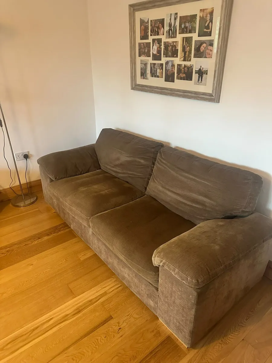 Couch - Image 2