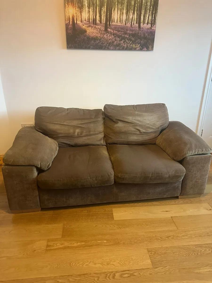 Couch - Image 4