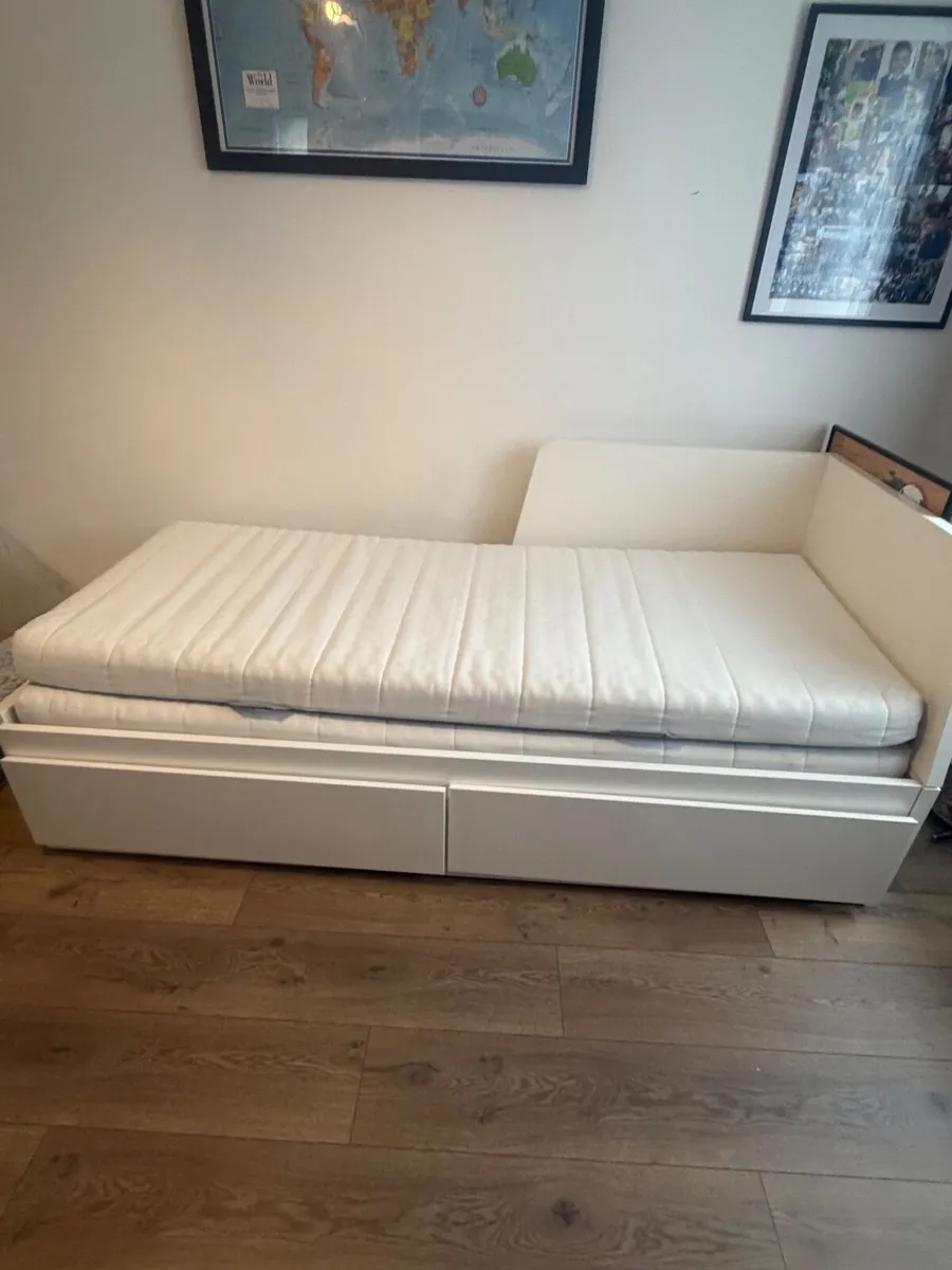 Day-bed w 2 drawers/2 mattresses, white - Image 1