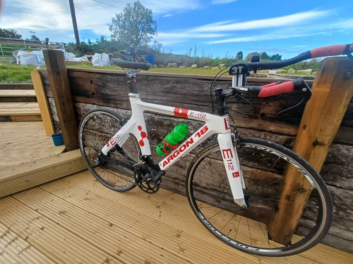 Argon 18 E112 Triathlon Bike - Image 1