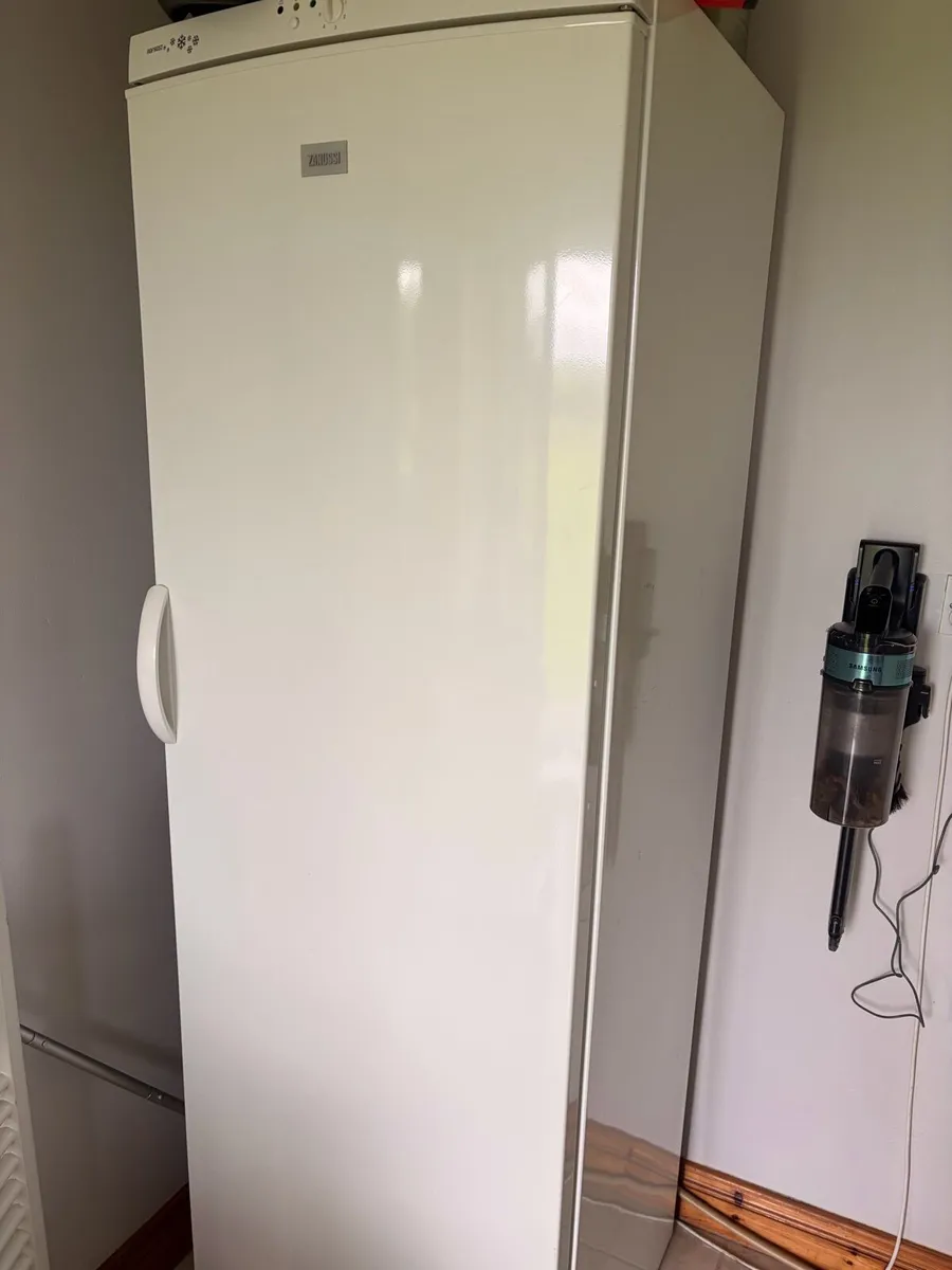 Freezer, tall zanussi freezer - Image 3