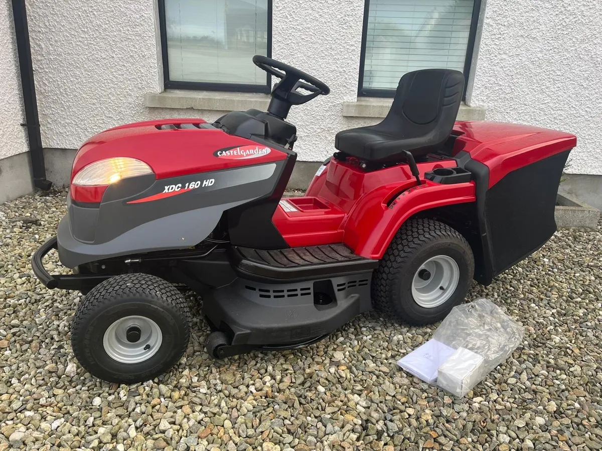Castle garden ride on mower - Image 3
