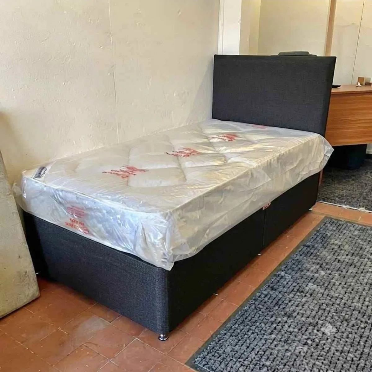Beds - Image 2
