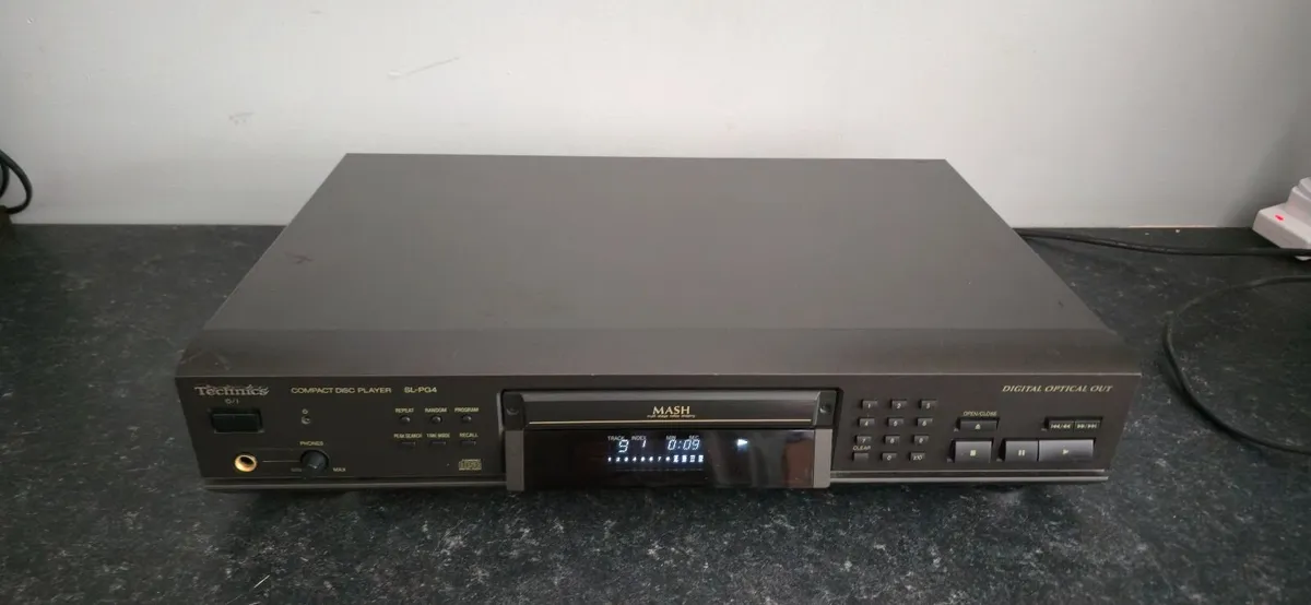CD PLAYER TECHNICS SL-PG4 100% SUPER CONDITION - Image 4