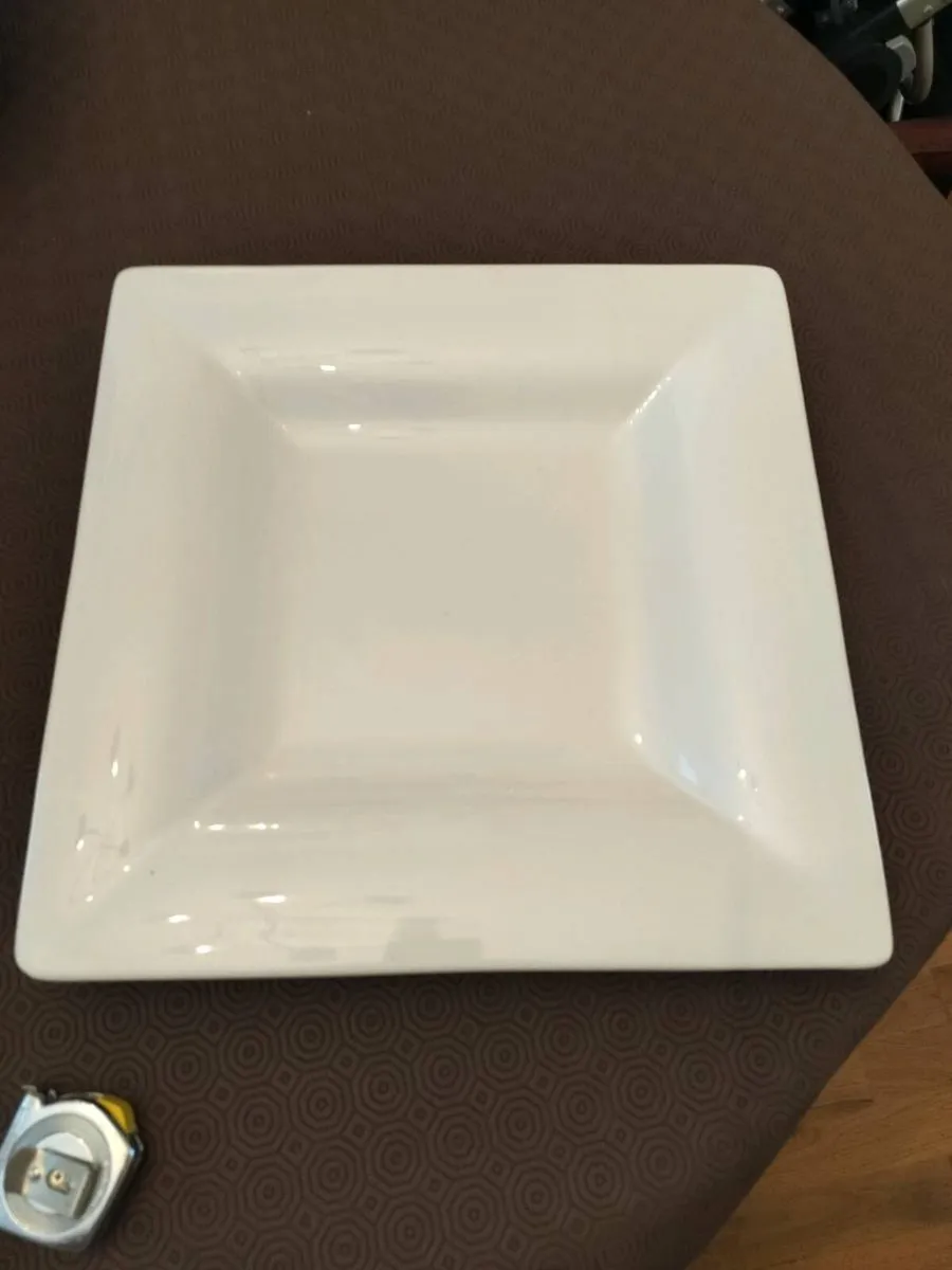 Large serving plate