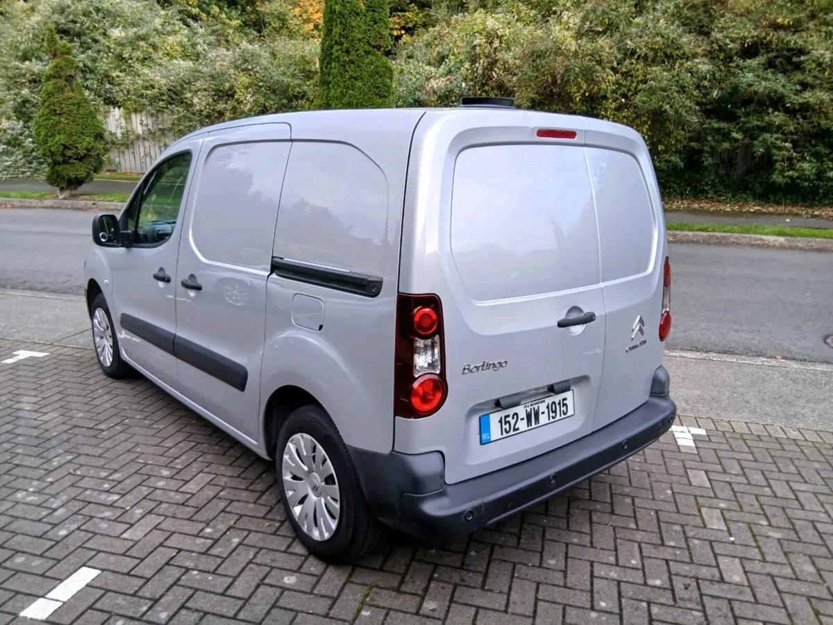 152 citroen Berlingo 3 seater cvrt 7/27 tax 8/27 - Image 4