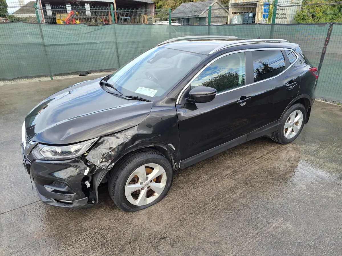 201 Nissan Qashqai  1.4 Petrol - Image 4