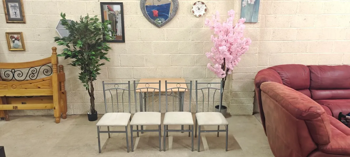 Table + 4 Chairs - Image 4