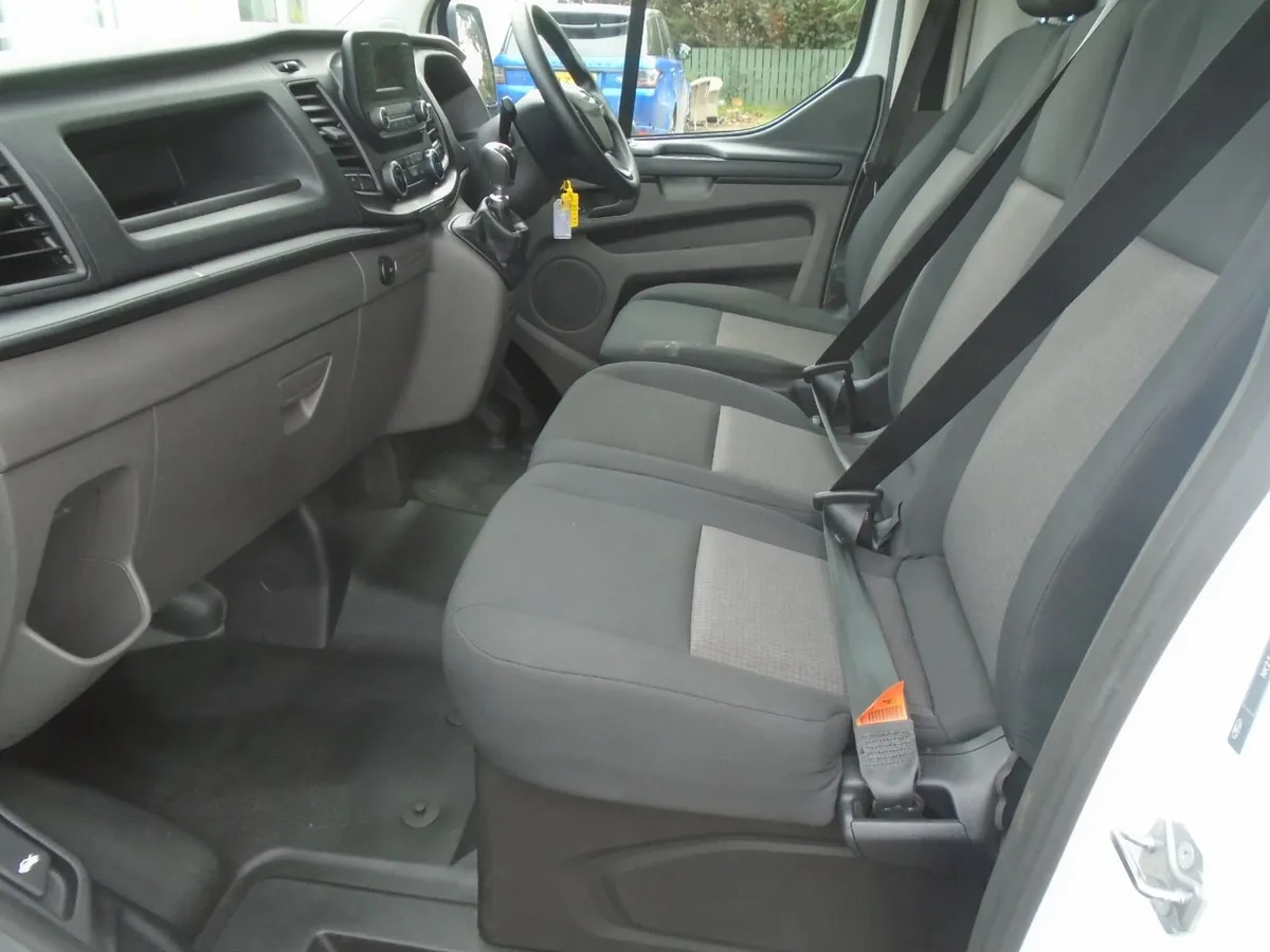 2023 Ford Transit Custom LWB 130HP - Image 4